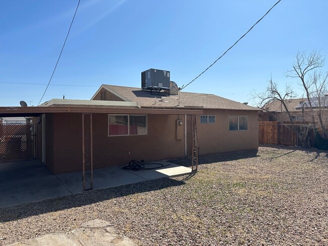 Building Photo - NO HOA!!  Single Story!! 3 bedroom Home!!!...