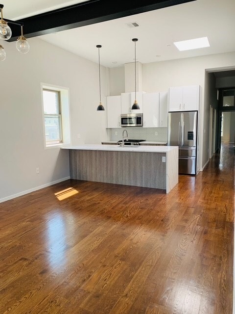 Building Photo - 178 Elm St