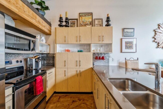 Building Photo - 1 bedroom in Seattle WA 98109