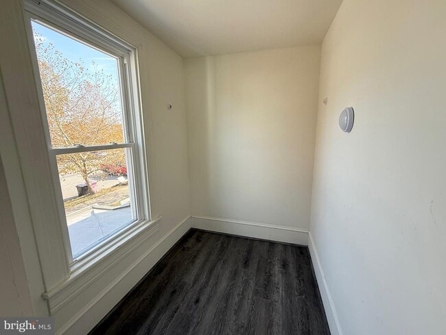 Building Photo - 305 Central Ave