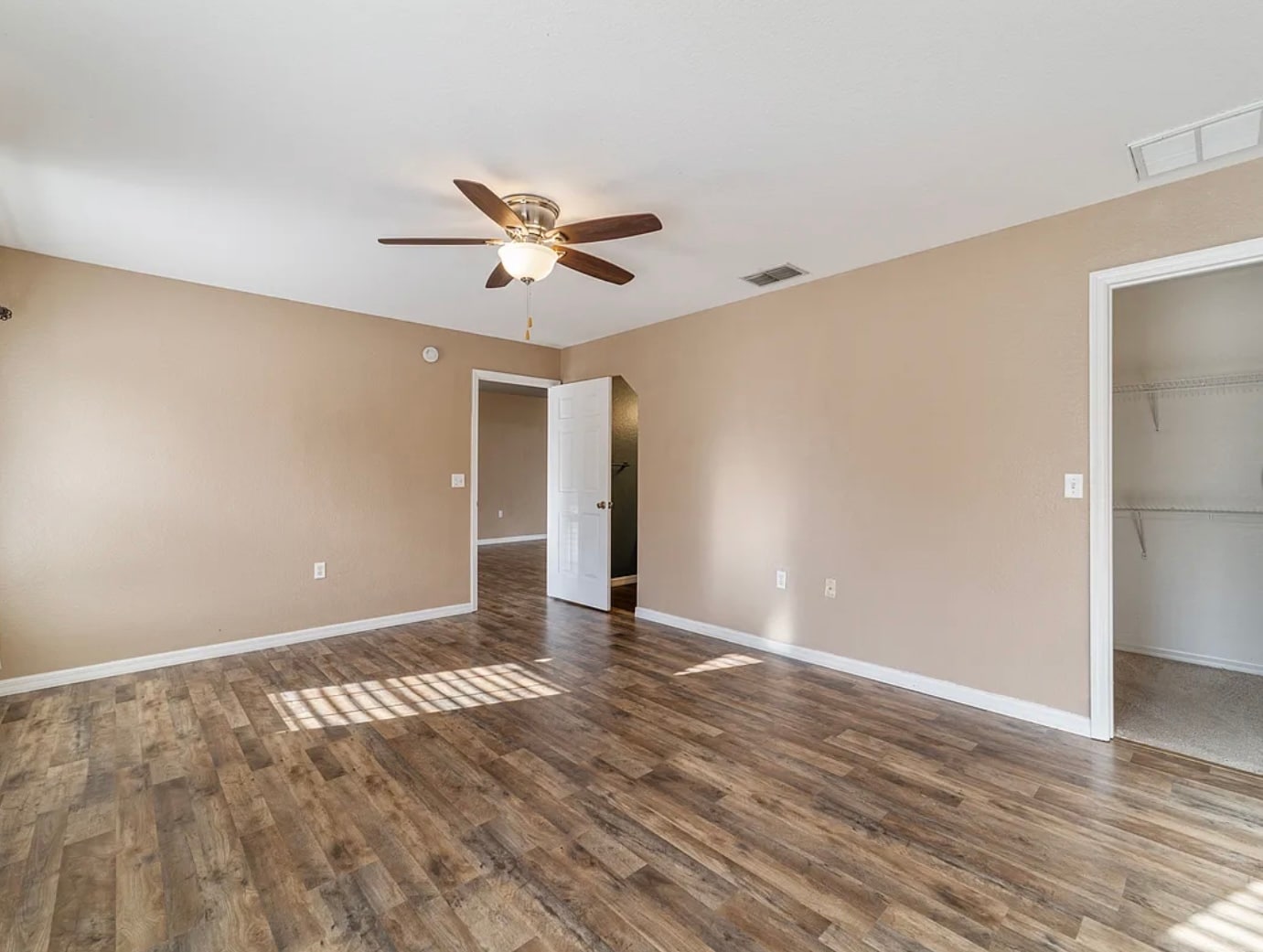 Building Photo - 6930 Bahia Rd