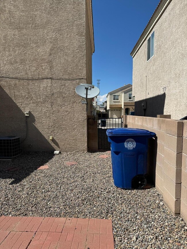 Building Photo - 10920 Tomatillo Ln SE