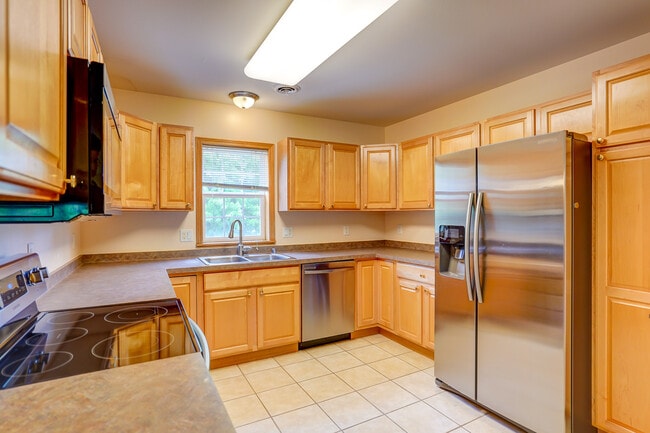 Building Photo - 1813 Carns Dr