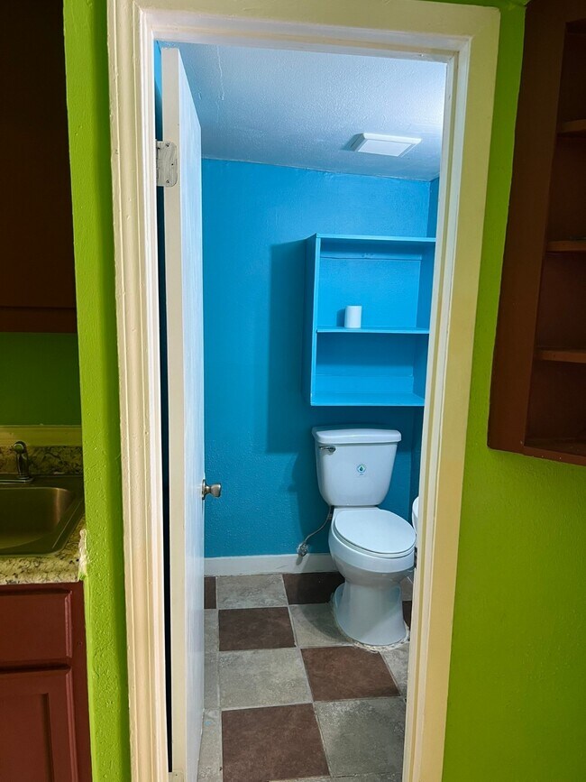 Building Photo - 9314 Valley Stream