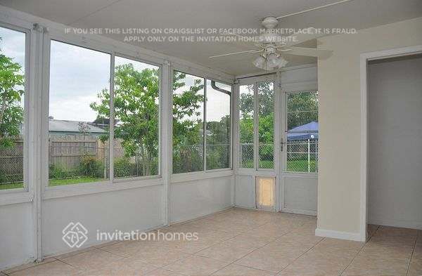 Building Photo - 7714 SW 6th Ct