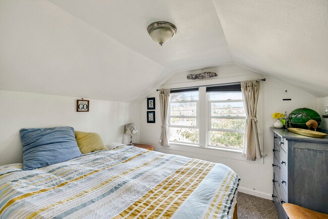 Building Photo - 5103 SE 64th Ave