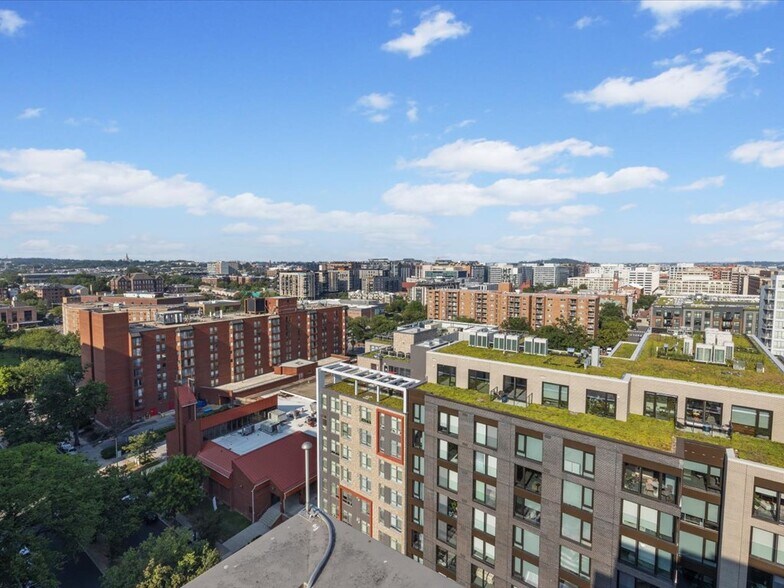 Building Photo - 811 4th St NW