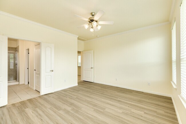 Building Photo - 1301 Scarlet Mountain Dr