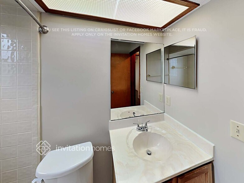 Building Photo - 10669 Parliament Pl