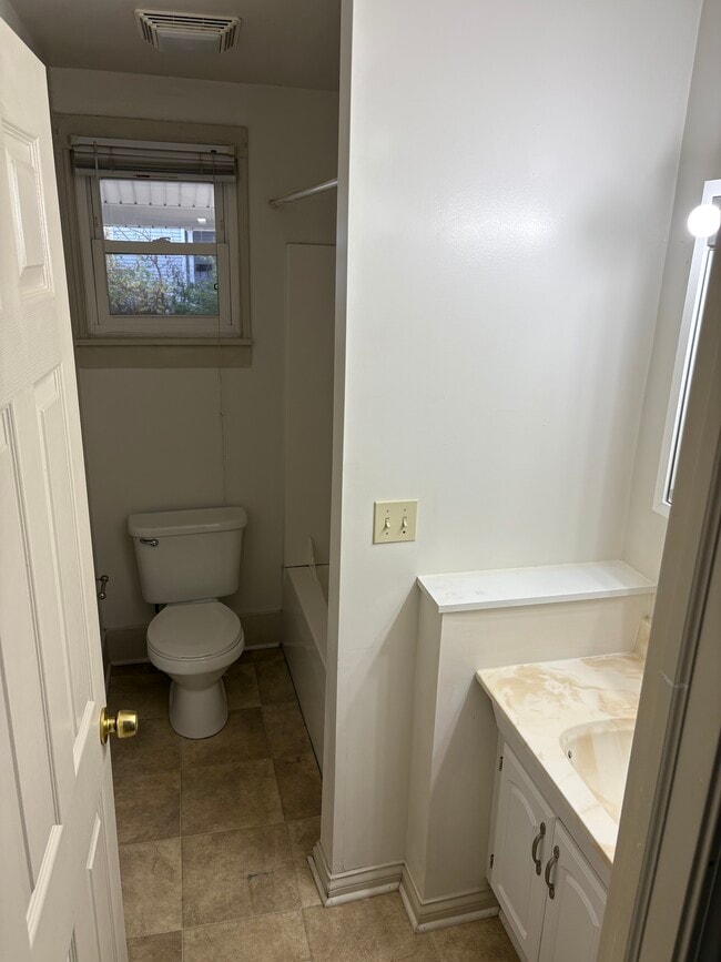 Building Photo - 740-746-746 N Wayne St