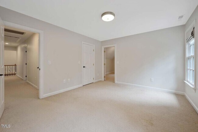 Building Photo - 1202 Summerville Ln
