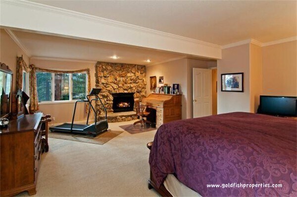 Building Photo - Incline Village: House - 4 Bedrooms, 3.5 B...