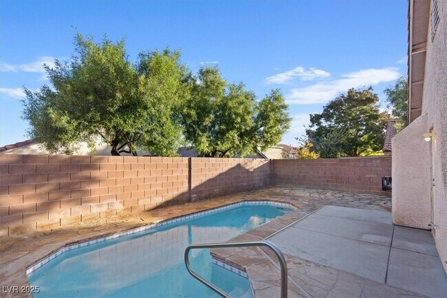 Building Photo - 9632 Marigny Ct