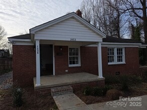 Building Photo - 1953 Woodcrest Ave