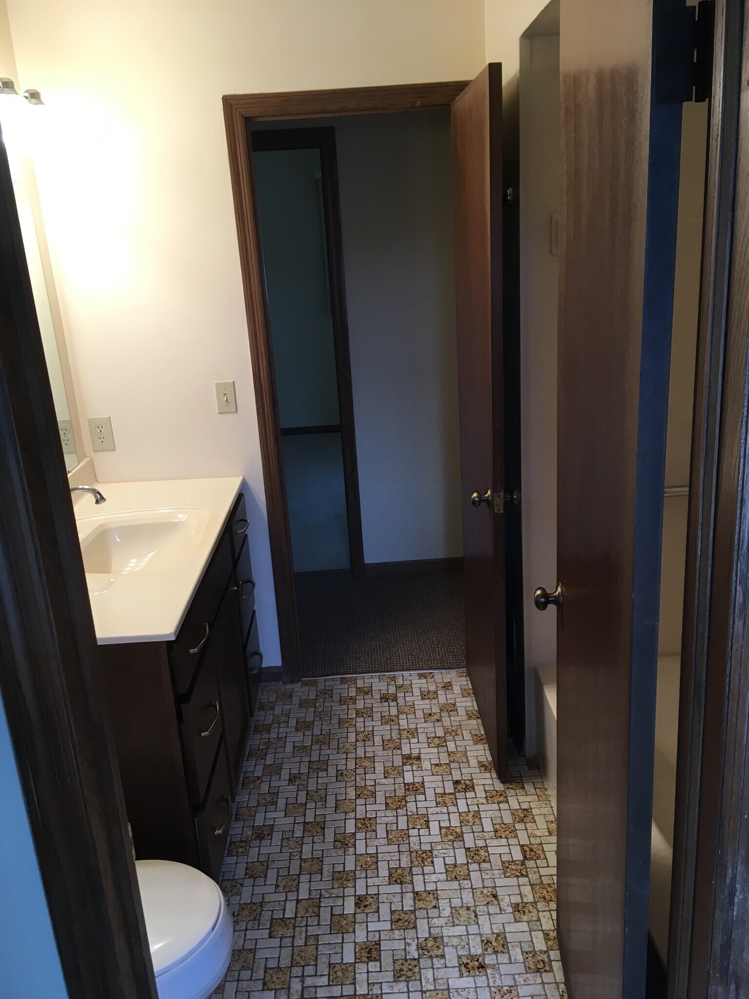 Building Photo - 16555 Dane Ct E