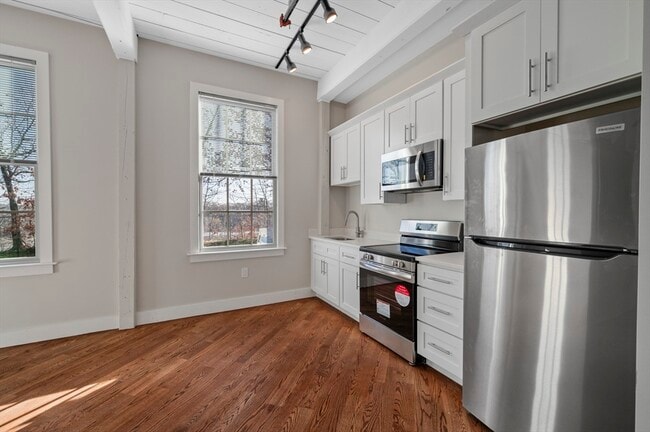 Building Photo - 34 Tremaine St