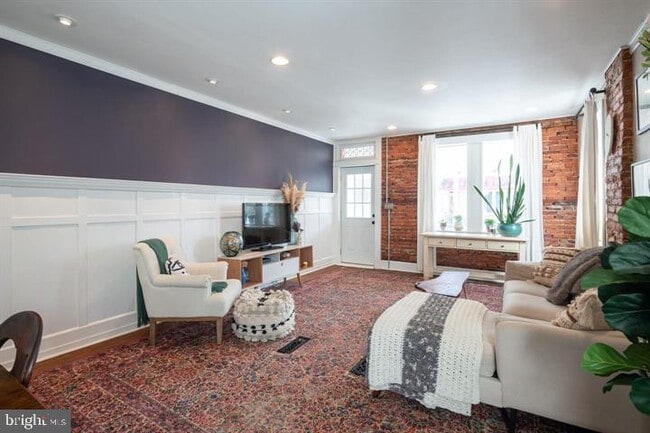 Building Photo - 229 Benezet St