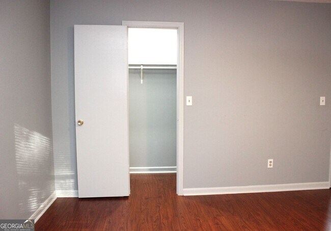 Building Photo - 6941 Vesta Brook Dr