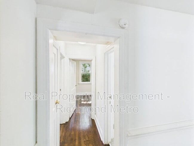 Building Photo - 3905 Larchmont Ln