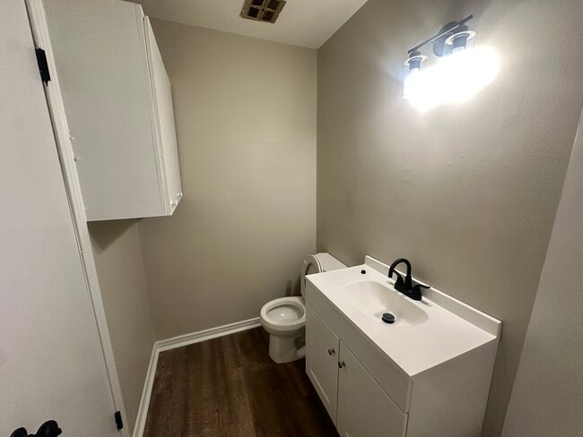 Building Photo - 1929 4th Ave N