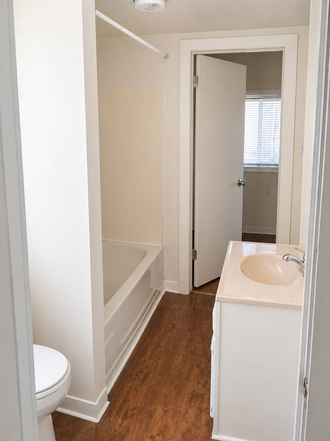 Building Photo - ***South Side Duplex Apartment For Rent * Pet Friendly * Walk to E. Carson St. * Available Now * ...