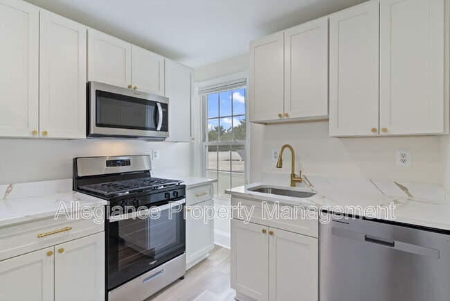 Building Photo - 1506 B Mt Vernon Ave