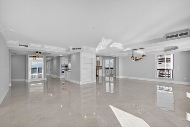 Building Photo - 5150 N Ocean Dr
