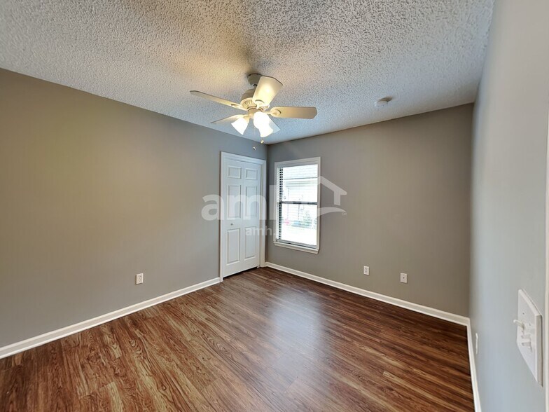 Building Photo - 1526 Bay Harbor Dr