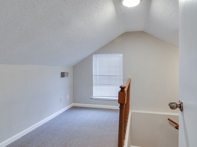 Building Photo - Spacious 4BR/2BA home in Fox Meadows - NEW...