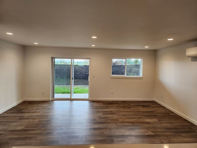 Building Photo - 1012 Peach Rd