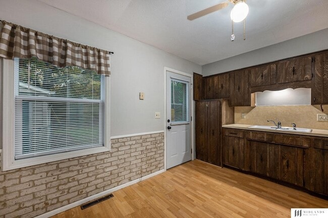 Building Photo - 7425 S 69th St