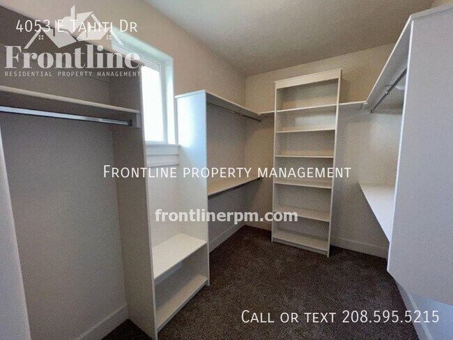 Building Photo - 4053 E Tahiti Dr