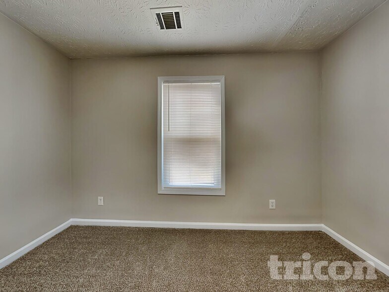 Building Photo - 616 Magnolia Dr