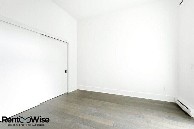 Building Photo - 1075 Market St