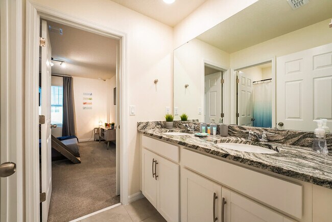 Building Photo - 1566 Mermaid Cv Wy