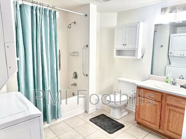 Building Photo - 31719 Rocky Village Dr