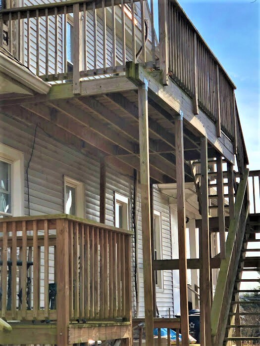 Shared Deck - 1108 George