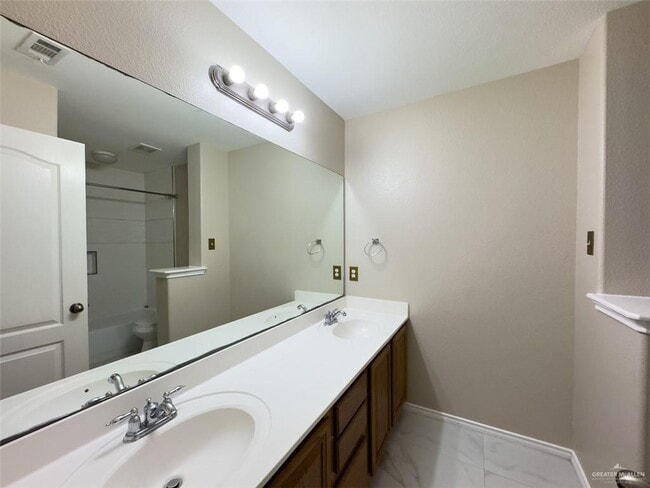 Building Photo - 38 San Sebastian St