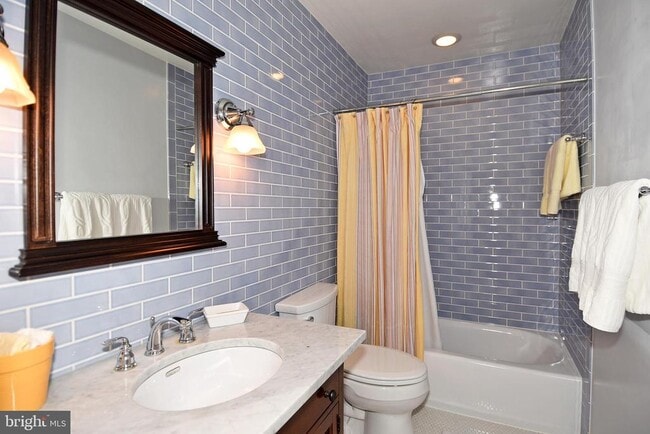 Building Photo - 4729 16th Rd N