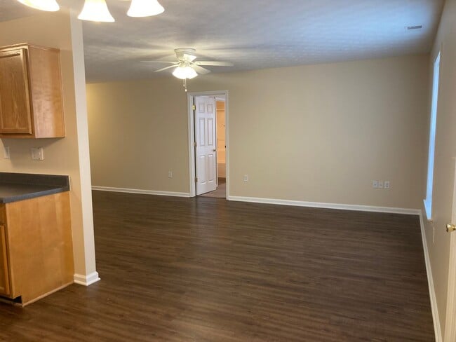 Building Photo - 109 Kestrel Ct