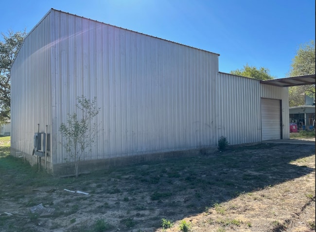 Building Photo - 620 Viewpoint Dr