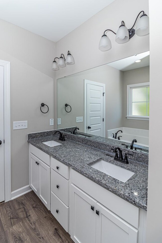 Building Photo - 3 Bed/2 Bath Home - New Construction in Sm...