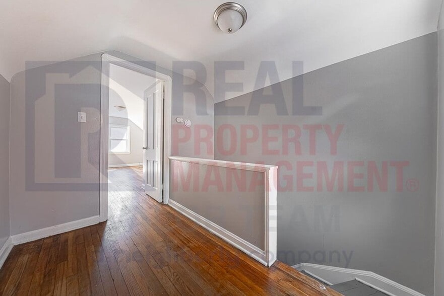 Building Photo - Cozy 3 Bed 1 Bath Single Family Home