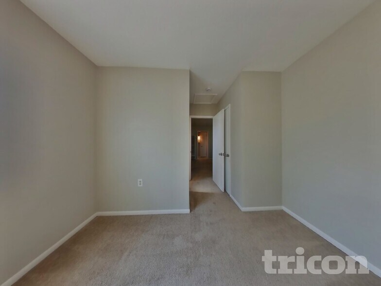 Building Photo - 3290 Conejo Dr