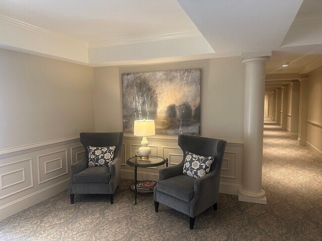 Building Photo - Downtown Raleigh 2 Bed 2 Bath Condo w/ cov...