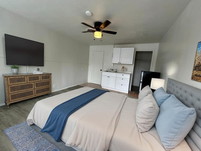 Building Photo - 150 S Main St