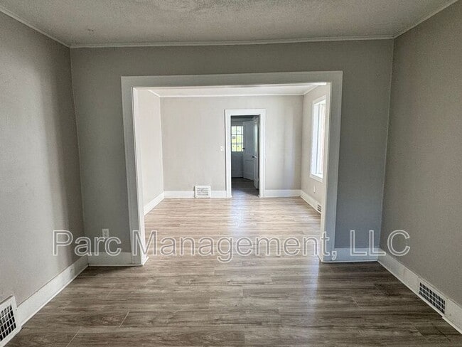 Building Photo - 4270 Pitt St