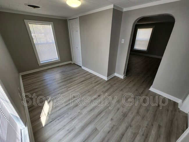 Building Photo - 2935 Harrison Ave