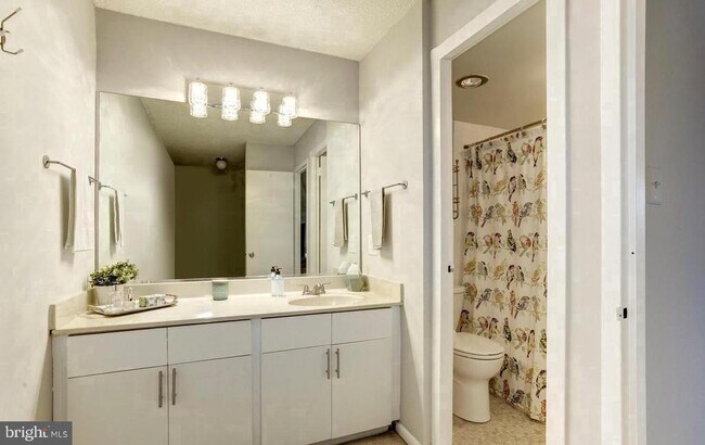 Building Photo - 2500 N Van Dorn St