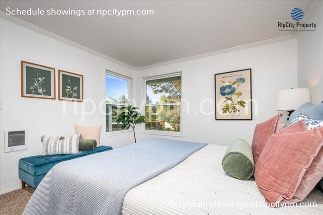 Building Photo - 8312 SW Mohawk St